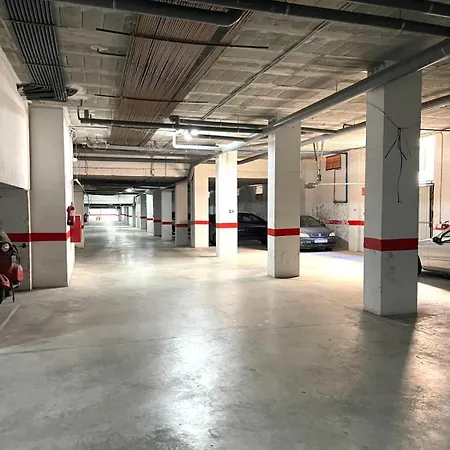 La Loma With Garage,pool And Lift 아파트 *